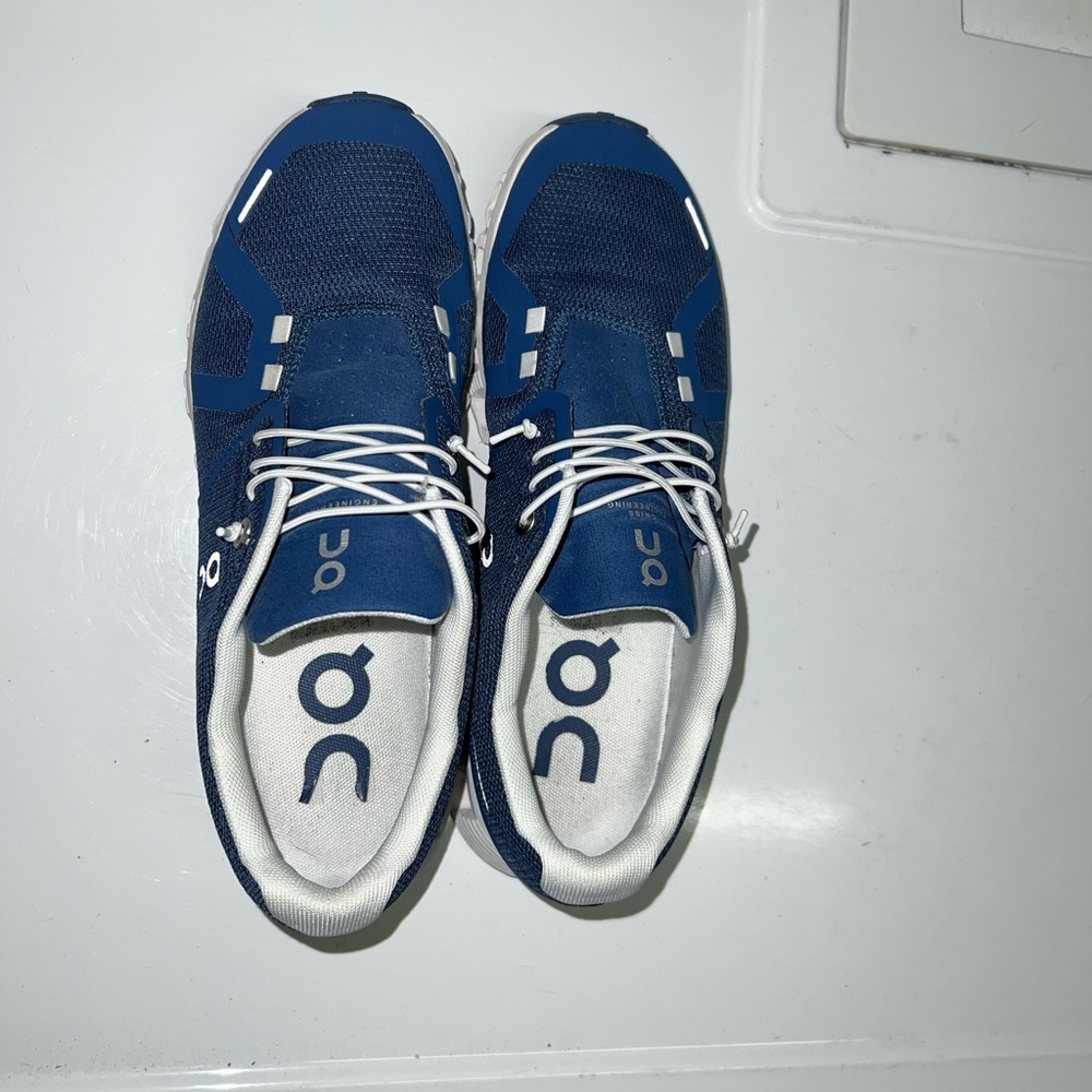 ON Women’s Cloud Navy Blue Sneakers Size 8.5 GUC
